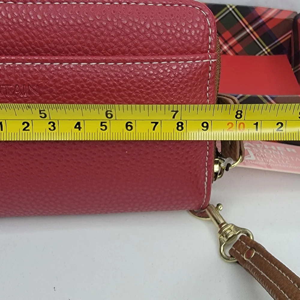 Stone Mountain Accessories Red Leather‎ Wallet/Clutch. P170